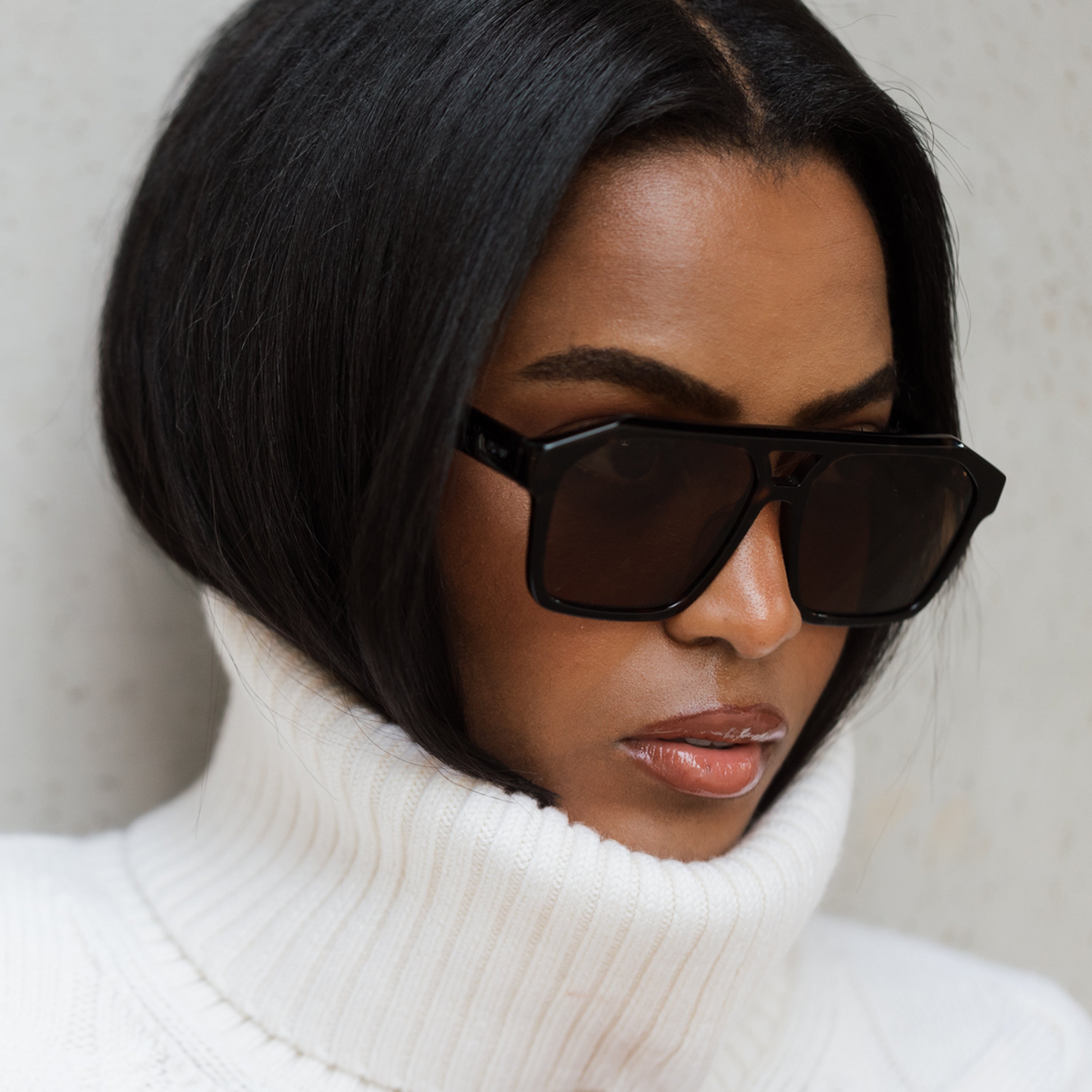 SOUNDCHECK Modern Vintage Aviator Sunglasses – QUAY display picture 2