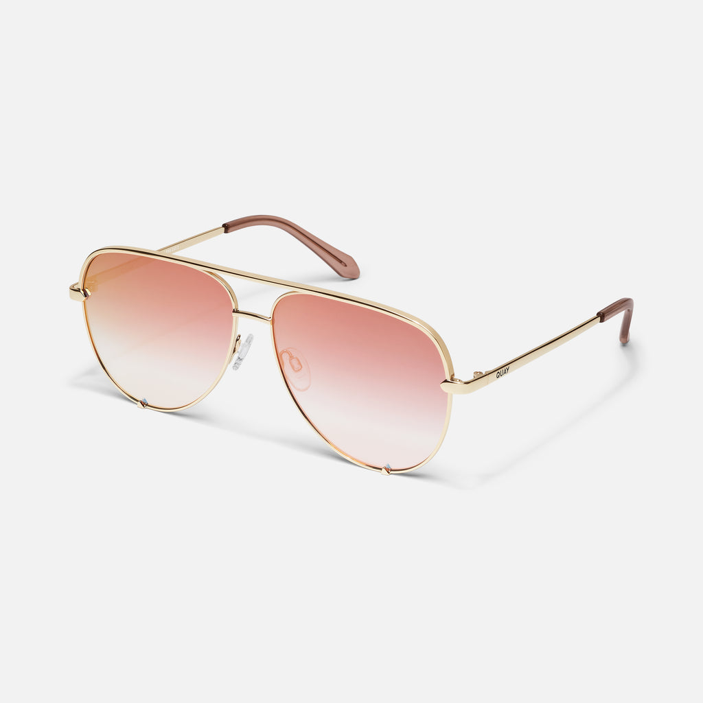 HIGH KEY EXTRA LARGE model shot