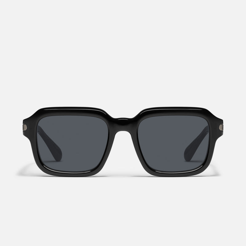 BLACK/SMOKE